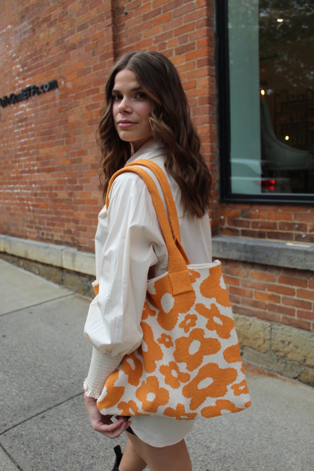 Daisy Knit Shoulder Bag in Orange