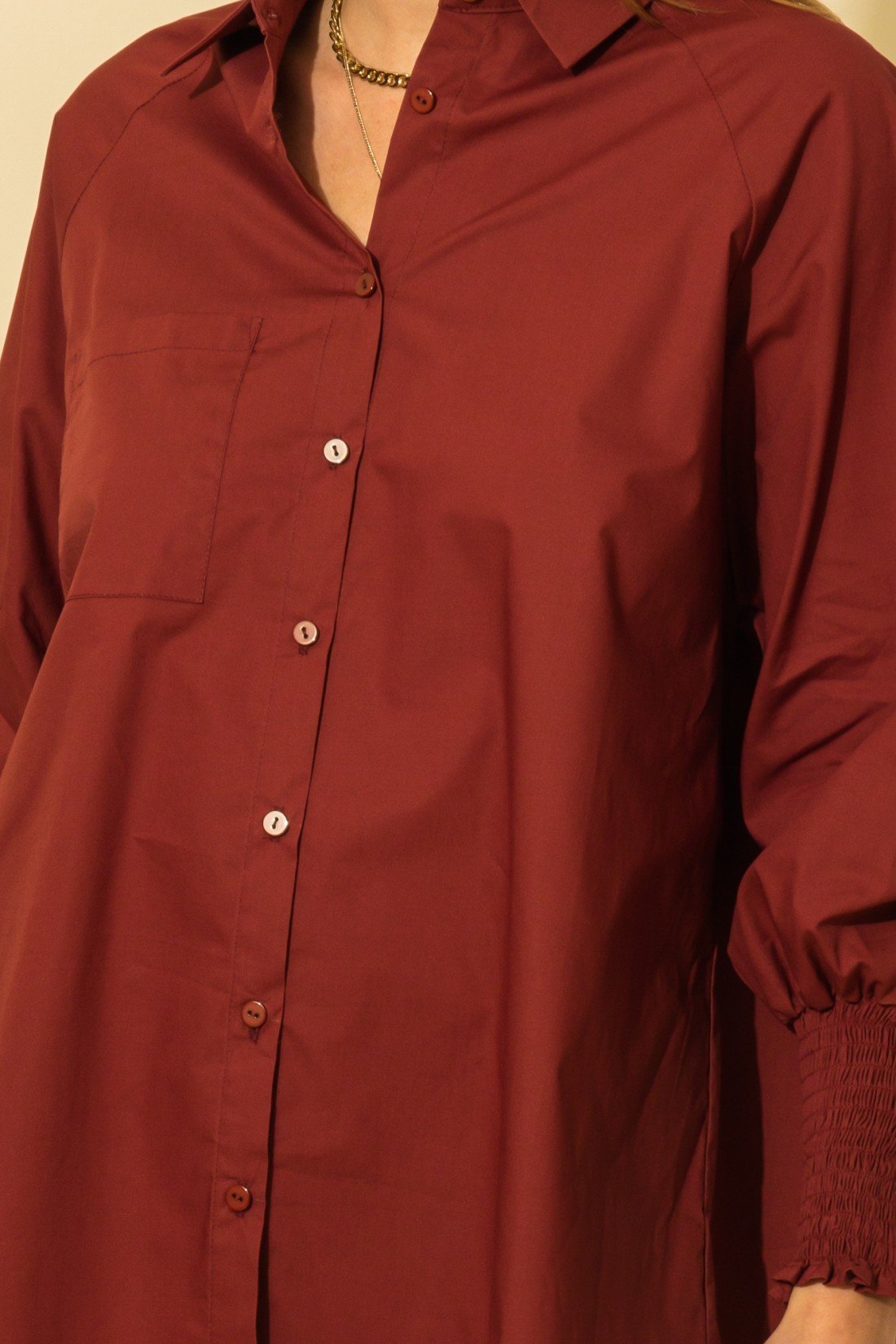 Bexley Raglan Sleeve Smocked Cuff Shirt in Beige and Burgundy